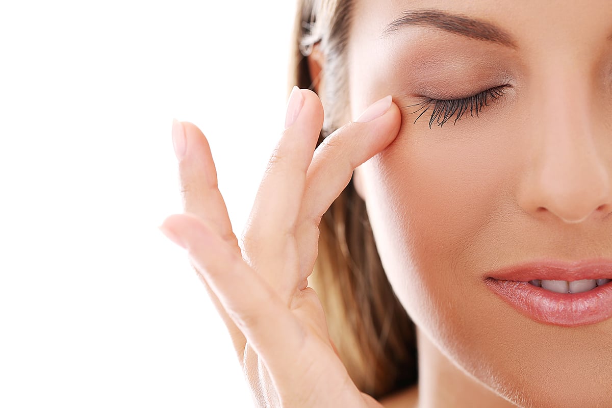 How to Get Rid of Dark Circles Under the Eyes