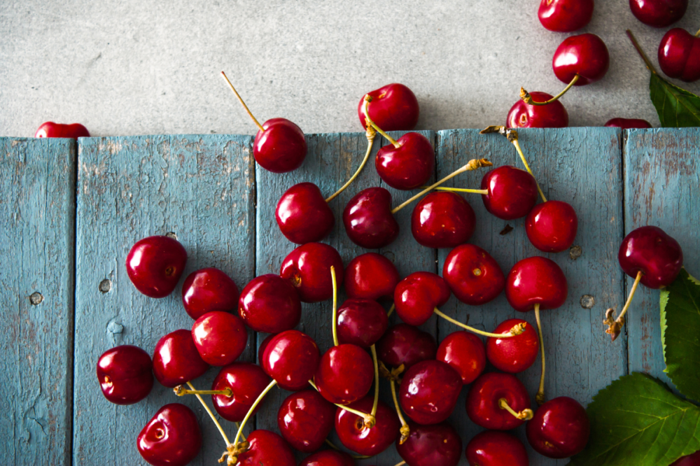 Cherries Nutritional value and calories of summer fruit